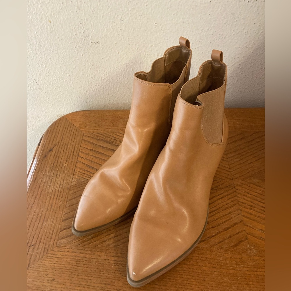 UNIVERSAL THREAD “Rosemary” Caramel Tan Ankle Boots (9)